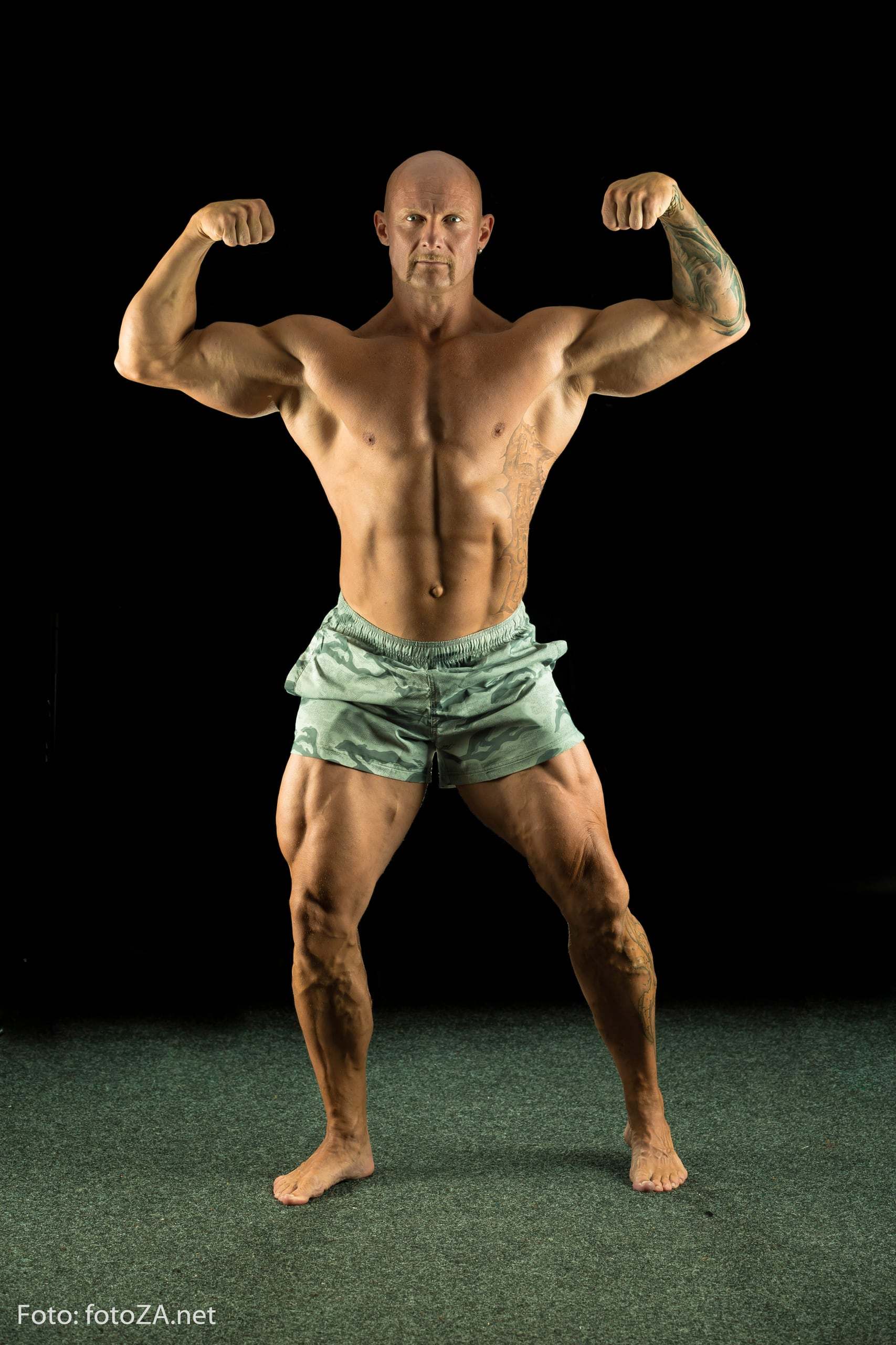 Hans, dvostruki biceps spreda
